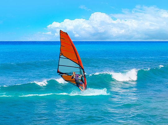 Windsurfing Kitesurfing